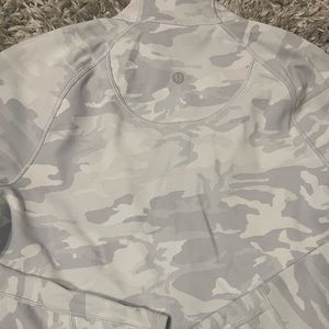 Lululemon cropped cameo pullover